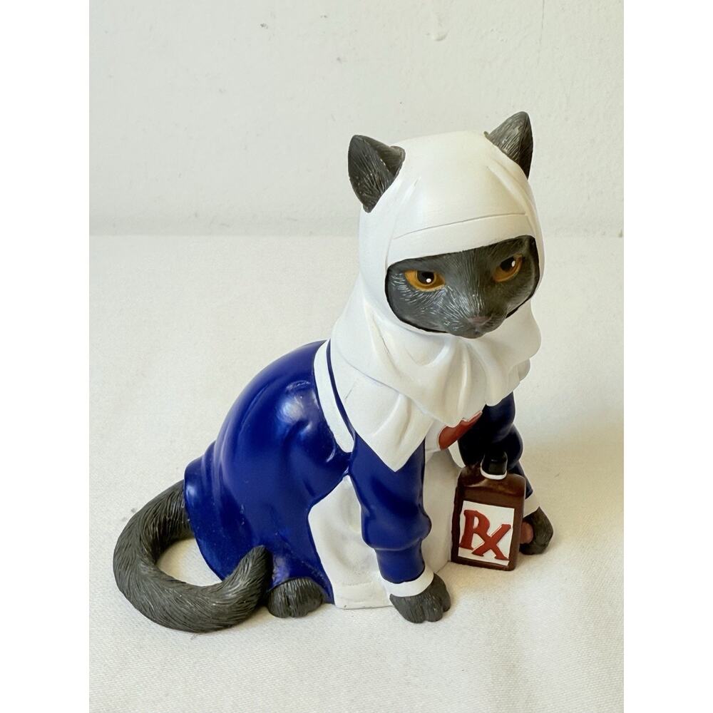 Hamilton Coll Tender Purring Care From Nurses Are Su-purr Heroes